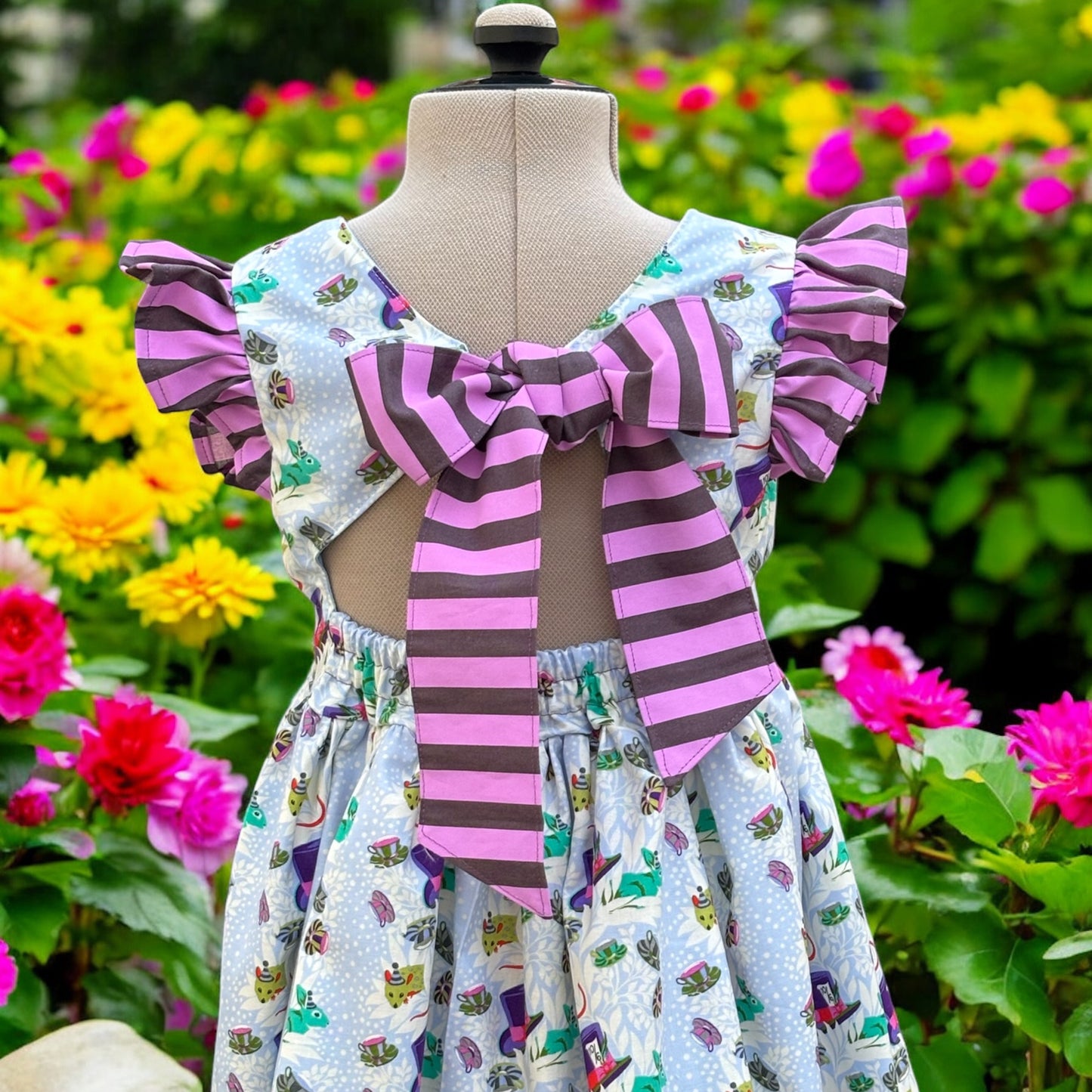 Alice in Wonderland dress size 8