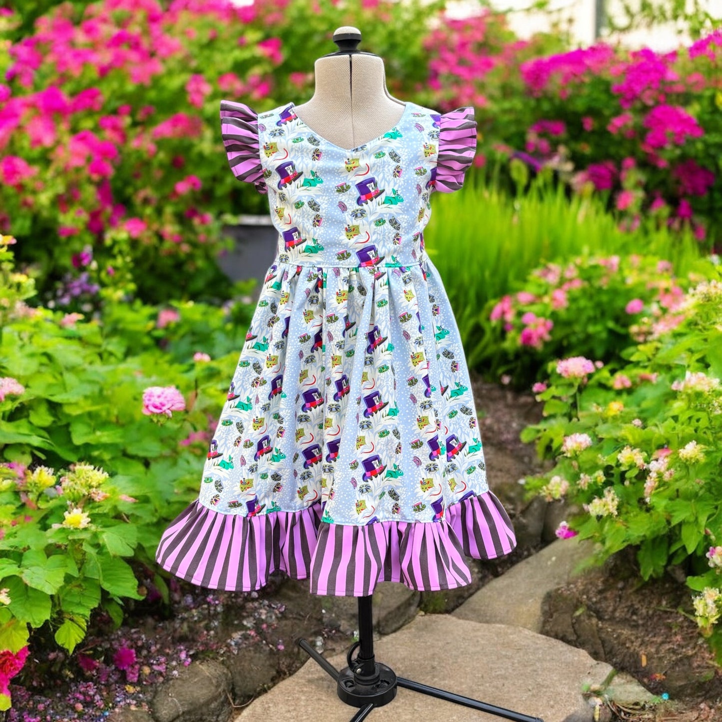 Alice in Wonderland dress size 8