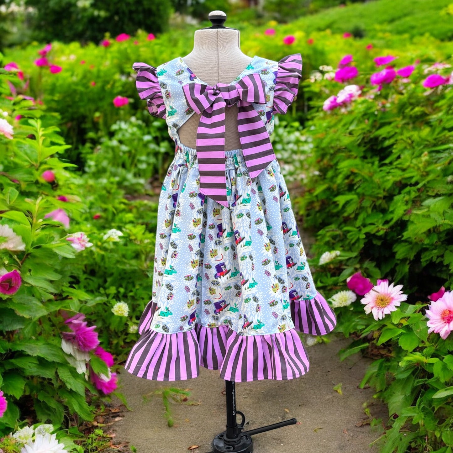 Alice in Wonderland dress size 8