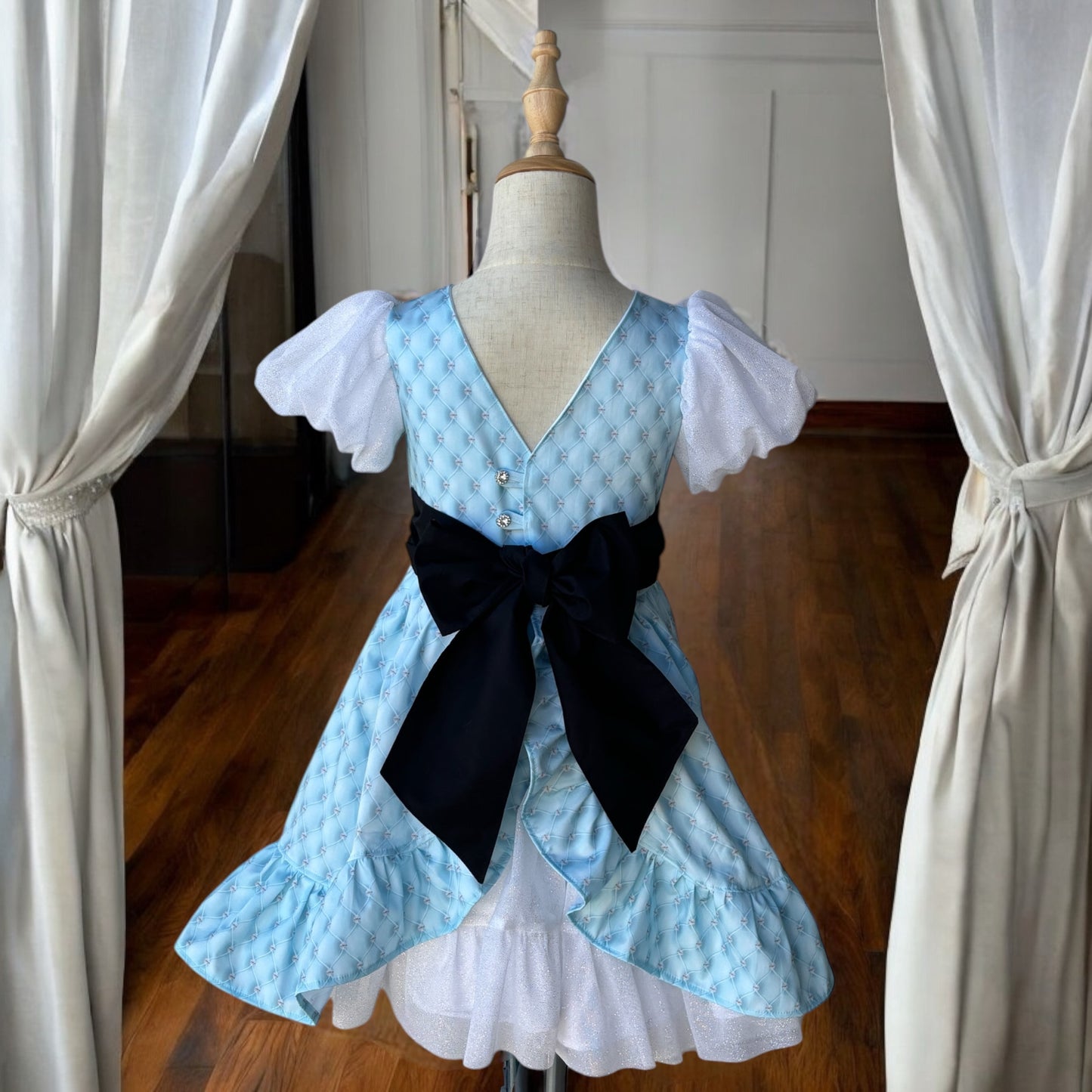 Minnie Tiffany and Co dress, size 6