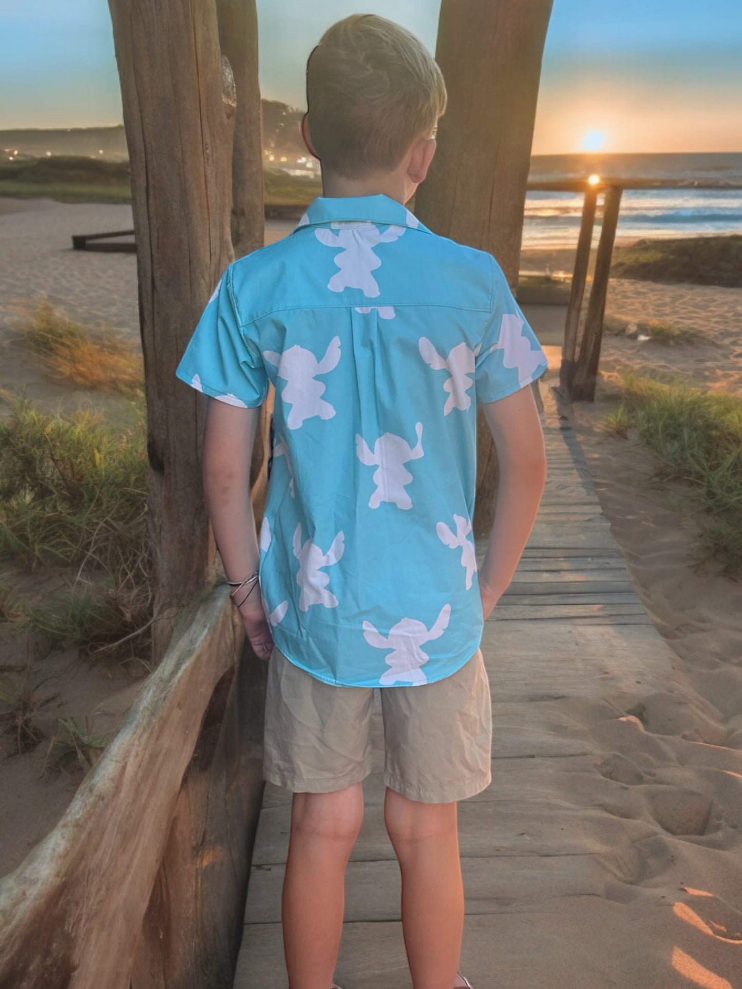 Stitch Boy’s Button down shirt sz 12