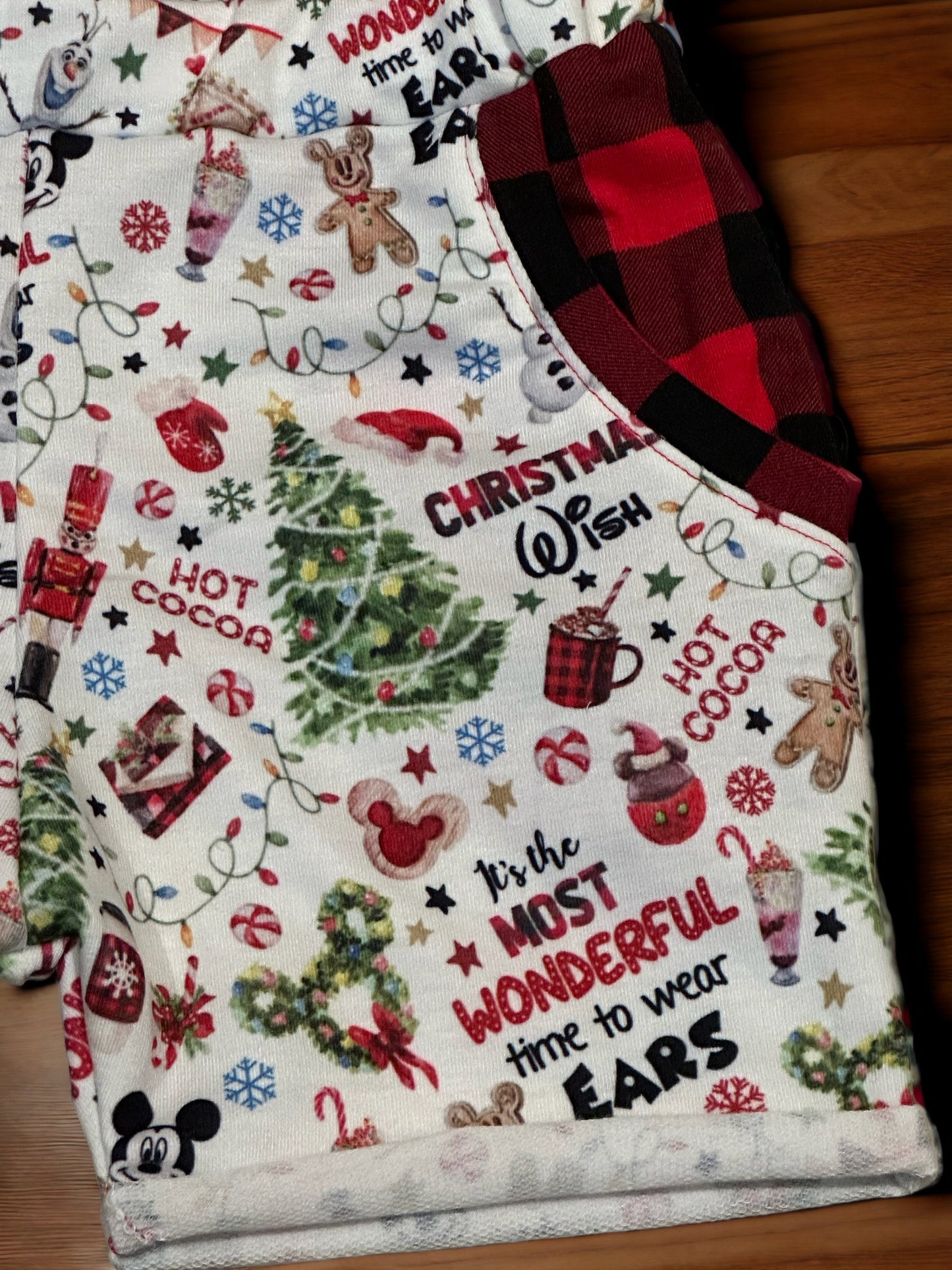 Disney holiday shorts size 4T