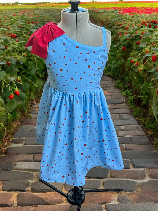 Strawberry dress sz 7