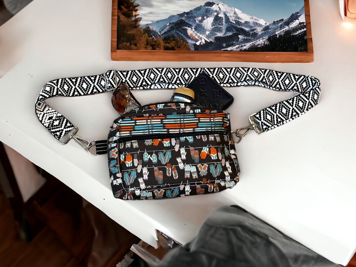 Ski cross body bag