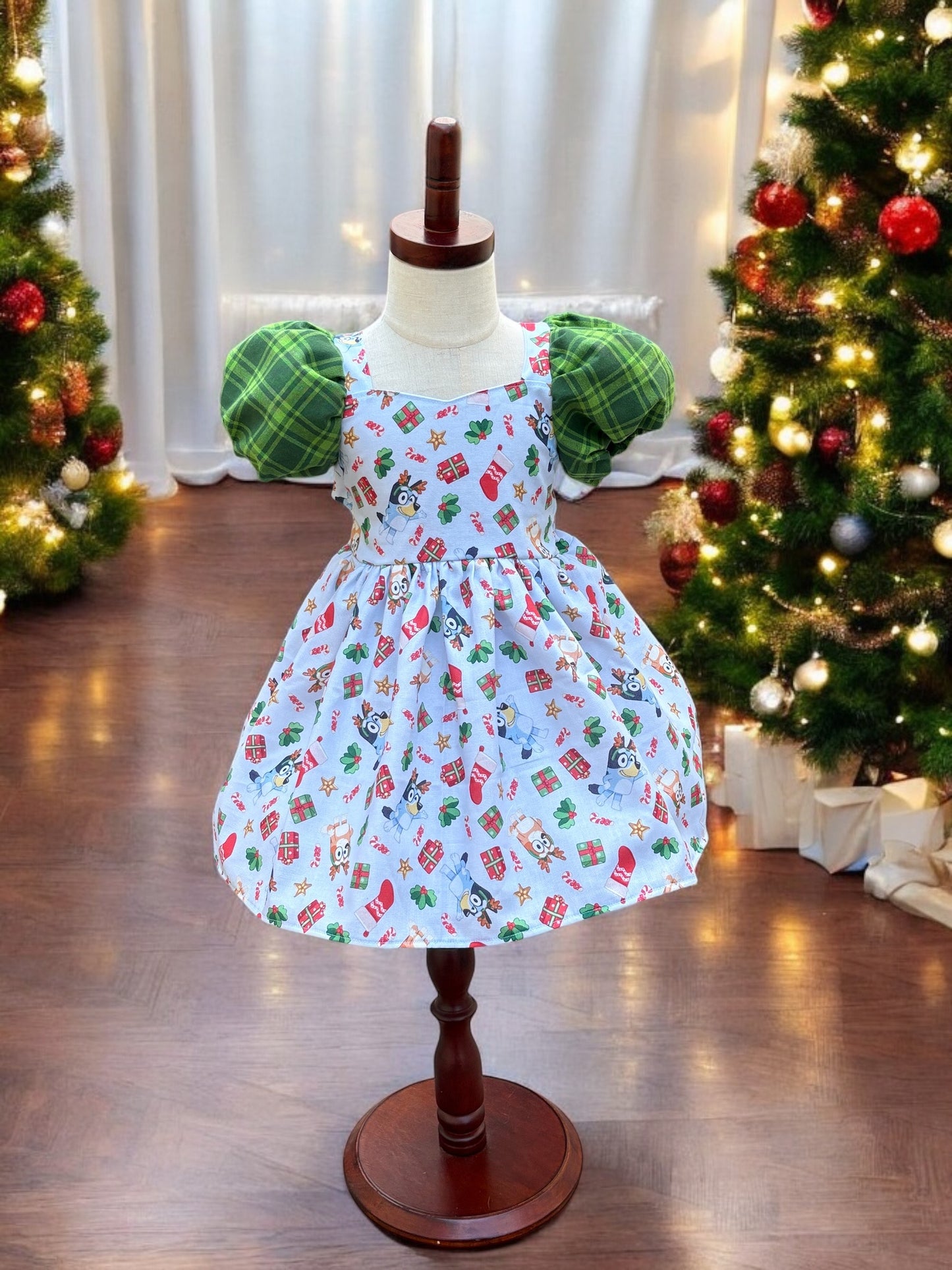 Bluey Christmas, green poof sleeves 3T